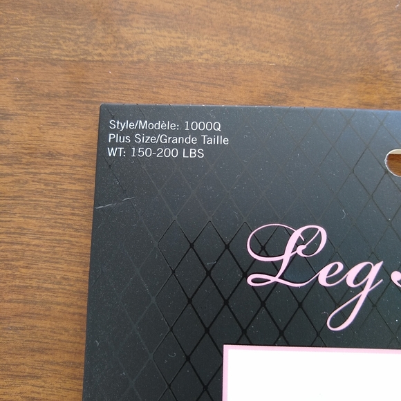 NIP 2 pair plus size stockings - Picture 10 of 12